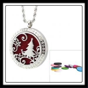 30mm Winter Wonderland/Crystals (Silver) Aromatherapy Locket