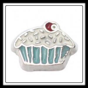 Cupcake w/Cherry Charm