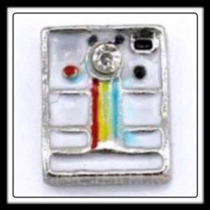 Camera (White) Vintage Charm