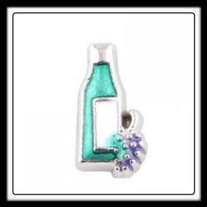 Wine Bottle w/Grapes Charm