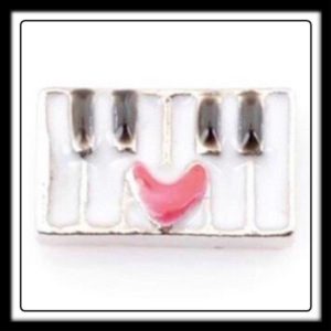 Piano Keyboard w/(Pink) Heart Charm